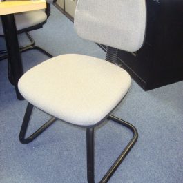 Medium Back Cantilever Meeting Chair without Arms, Grey
